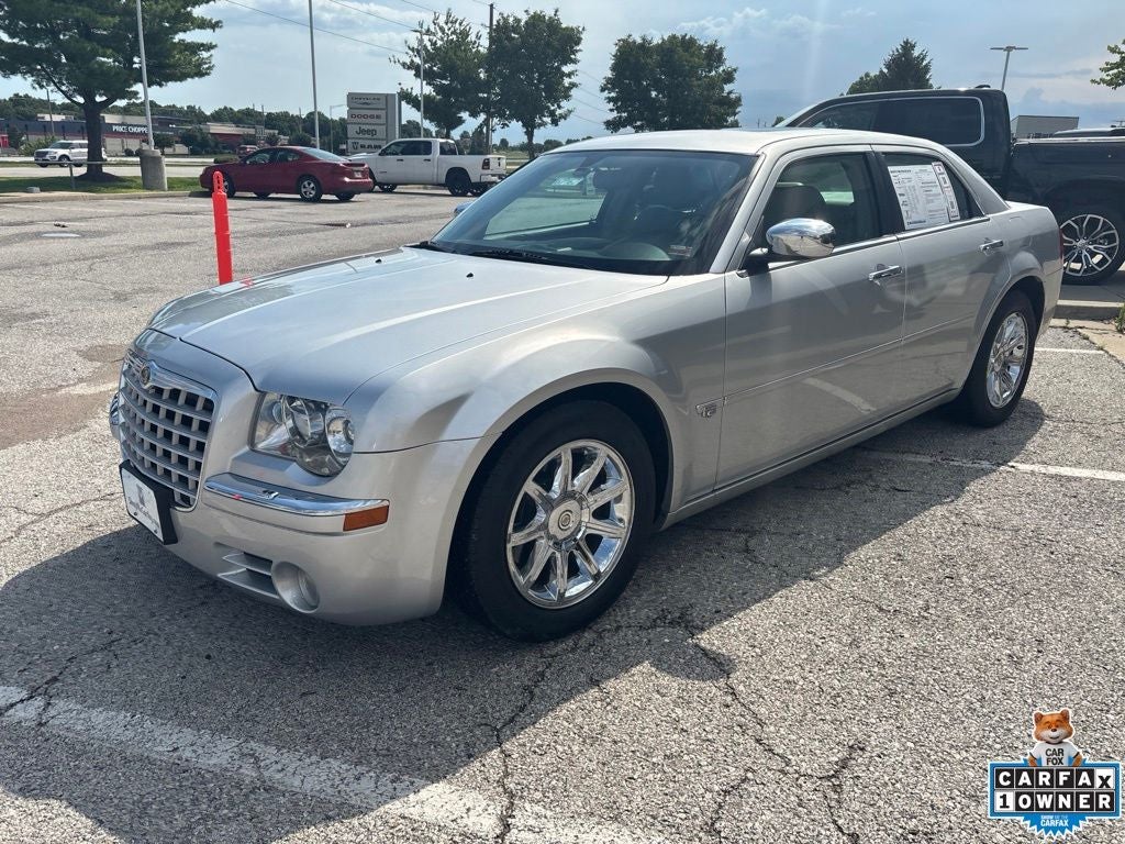 2005 Chrysler 300C Base