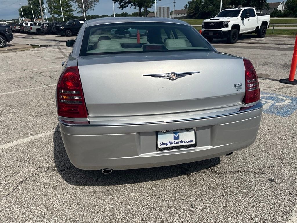 2005 Chrysler 300C Base