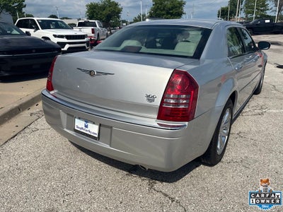 2005 Chrysler 300C Base