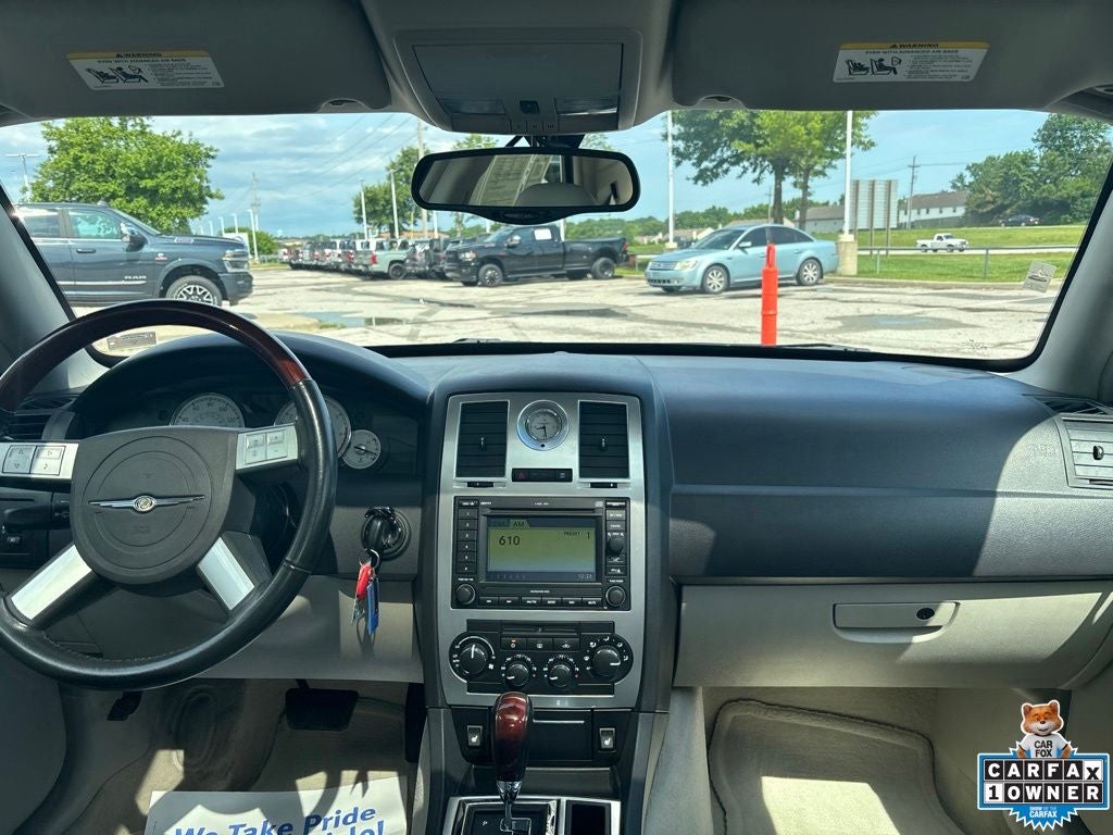 2005 Chrysler 300C Base