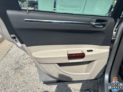 2005 Chrysler 300C Base