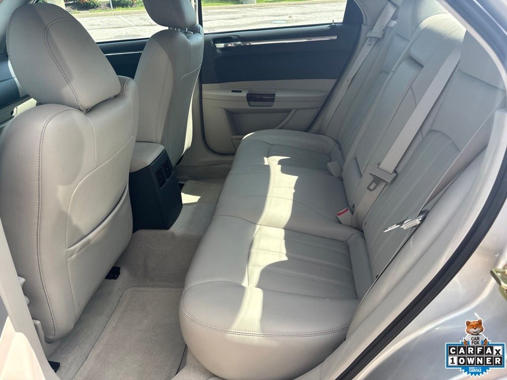 2005 Chrysler 300C Base