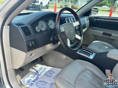 2005 Chrysler 300C Base