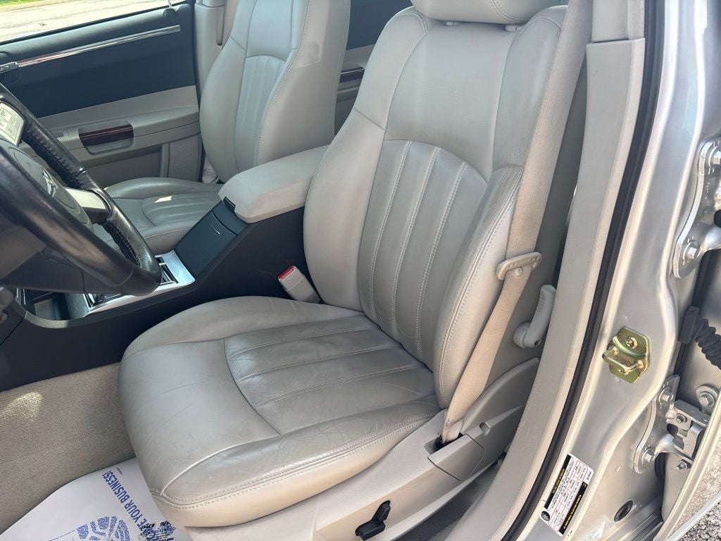 2005 Chrysler 300C Base