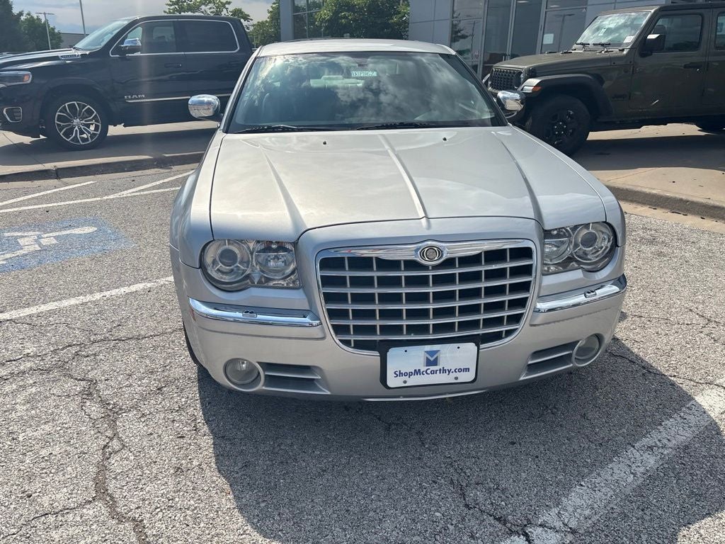 2005 Chrysler 300C Base