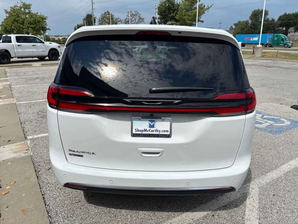 2027 Chrysler Pacifica PACIFICA SELECT