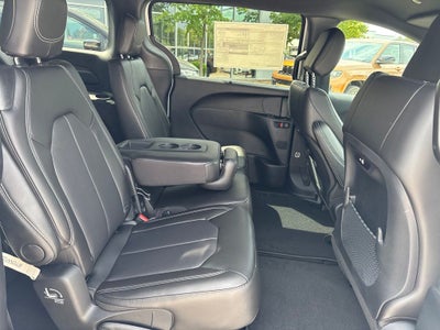 2027 Chrysler Pacifica PACIFICA SELECT