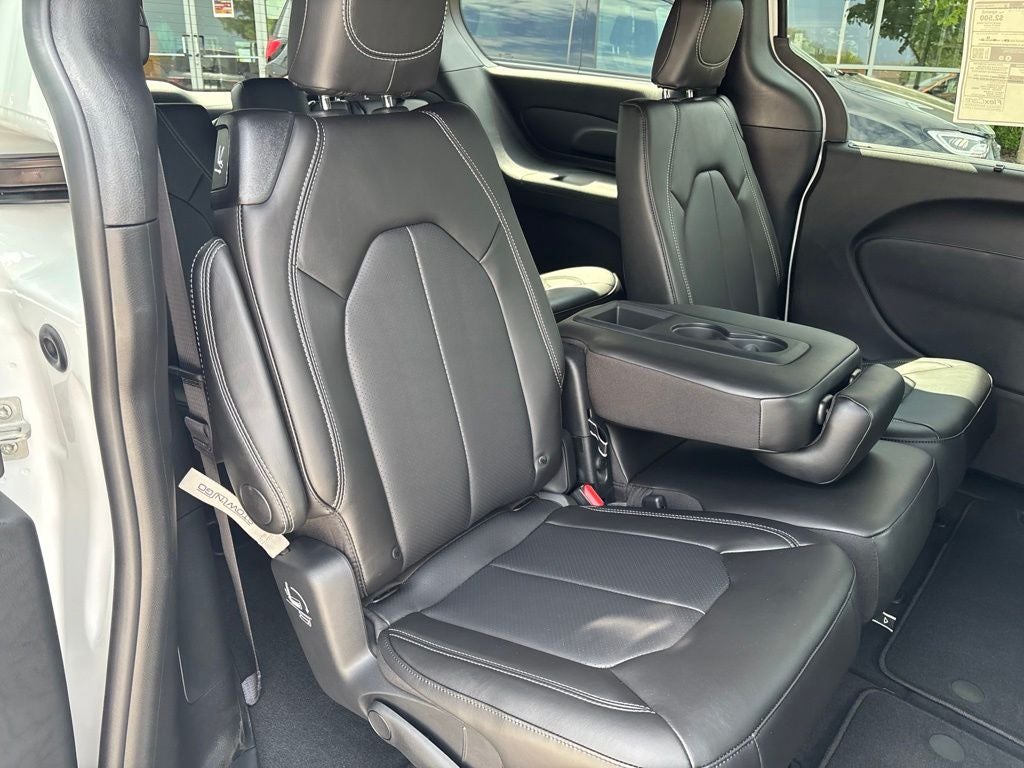 2027 Chrysler Pacifica PACIFICA SELECT