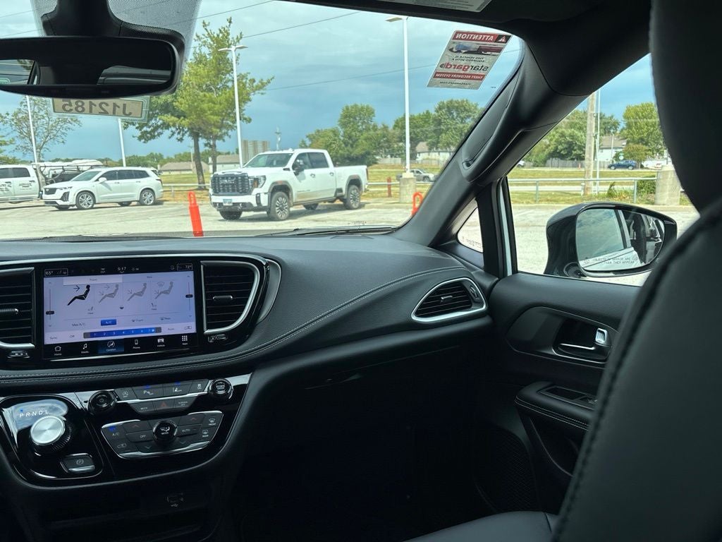 2027 Chrysler Pacifica PACIFICA SELECT
