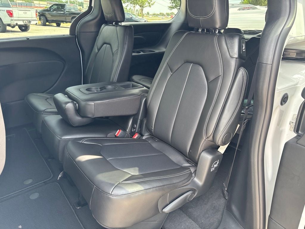 2027 Chrysler Pacifica PACIFICA SELECT
