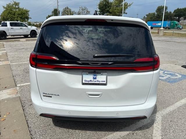 2027 Chrysler Pacifica PACIFICA SELECT