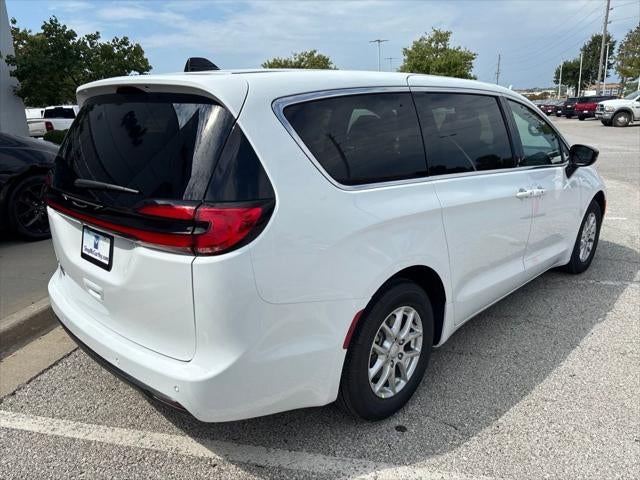 2027 Chrysler Pacifica PACIFICA SELECT