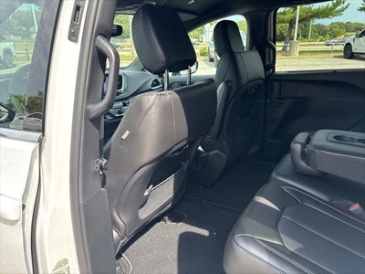 2027 Chrysler Pacifica PACIFICA SELECT