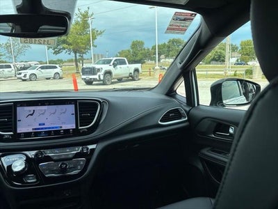 2027 Chrysler Pacifica PACIFICA SELECT
