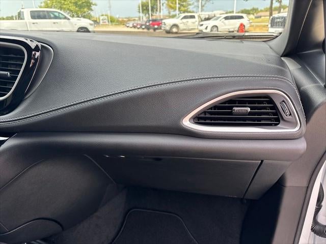 2027 Chrysler Pacifica PACIFICA SELECT