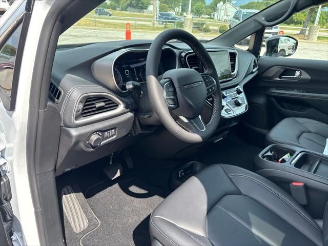 2027 Chrysler Pacifica PACIFICA SELECT