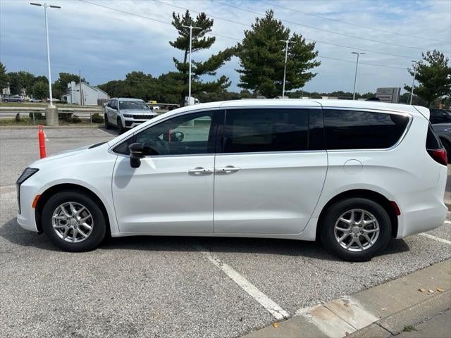 2027 Chrysler Pacifica PACIFICA SELECT