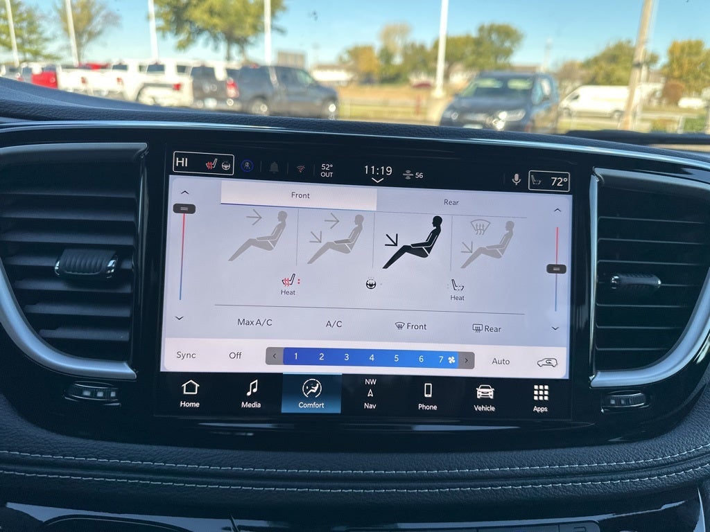 2026 Chrysler Pacifica Select