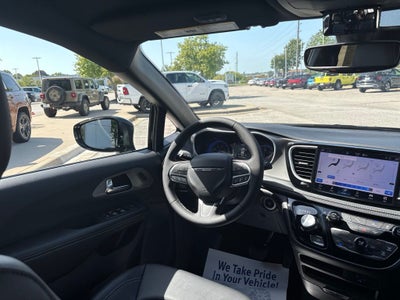 2027 Chrysler Pacifica PACIFICA SELECT