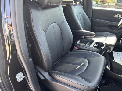 2027 Chrysler Pacifica PACIFICA SELECT
