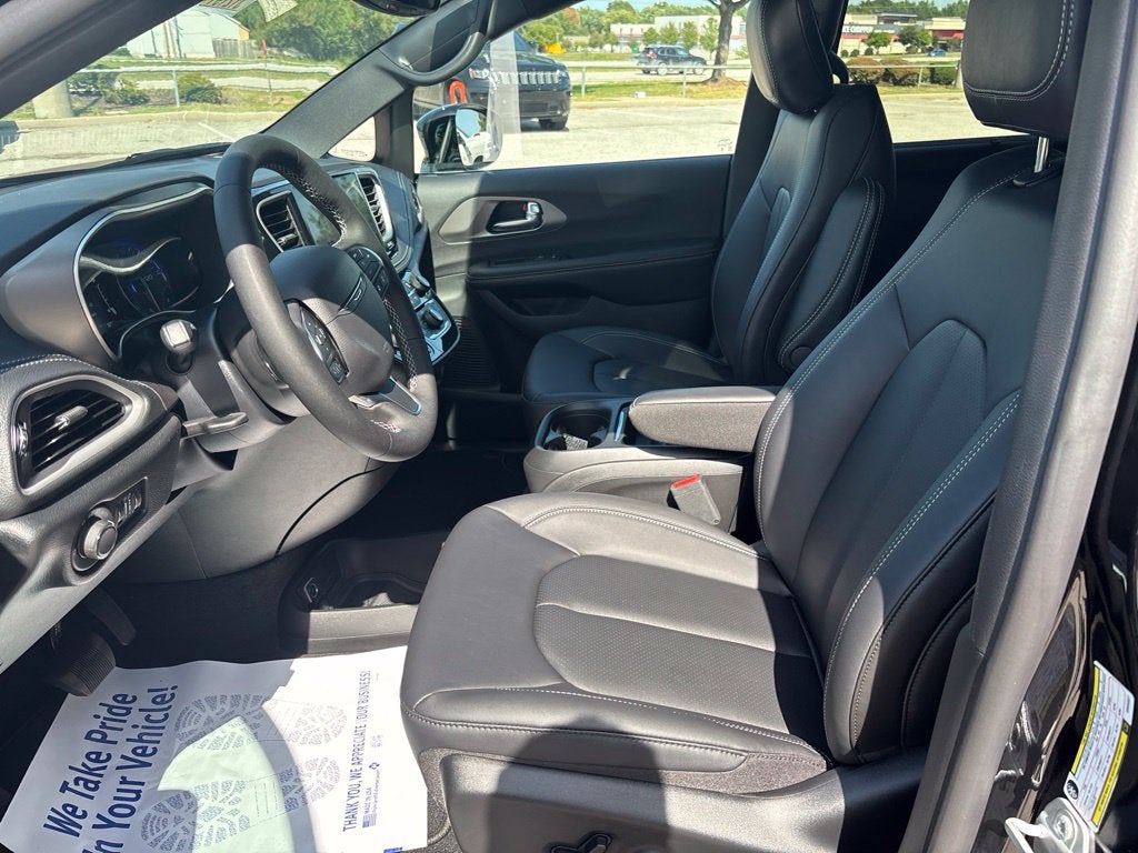 2027 Chrysler Pacifica PACIFICA SELECT