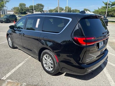 2027 Chrysler Pacifica PACIFICA SELECT
