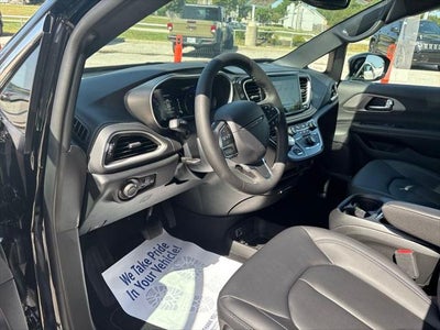 2027 Chrysler Pacifica PACIFICA SELECT