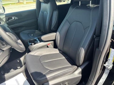2027 Chrysler Pacifica PACIFICA SELECT