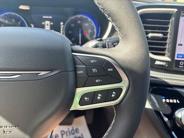 2027 Chrysler Pacifica PACIFICA SELECT