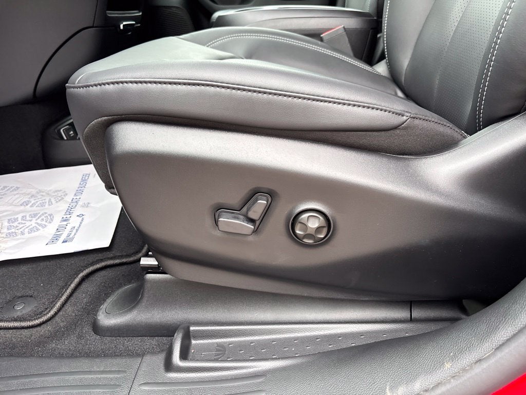 2027 Chrysler Pacifica PACIFICA SELECT