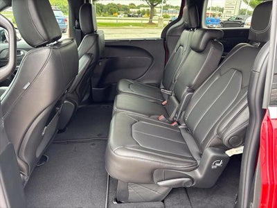 2027 Chrysler Pacifica PACIFICA SELECT