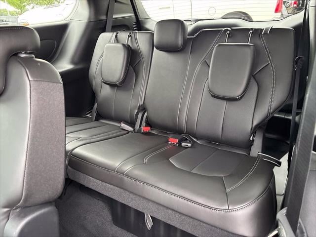 2027 Chrysler Pacifica PACIFICA SELECT