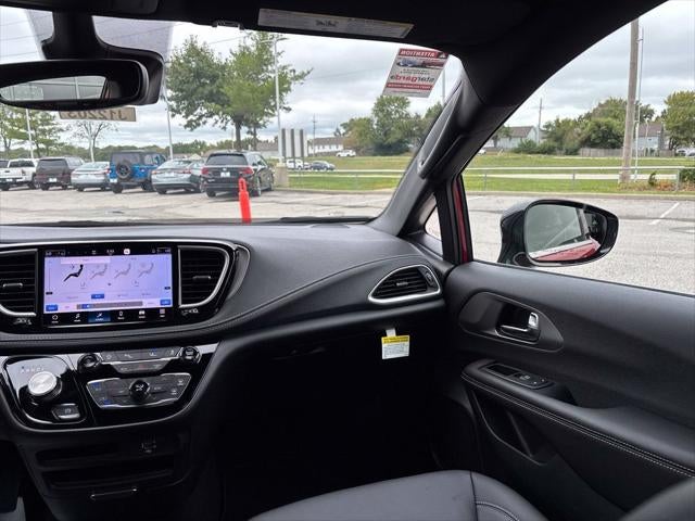 2027 Chrysler Pacifica PACIFICA SELECT