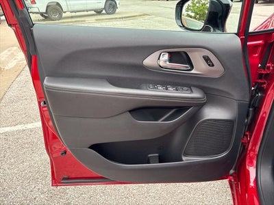 2027 Chrysler Pacifica PACIFICA SELECT