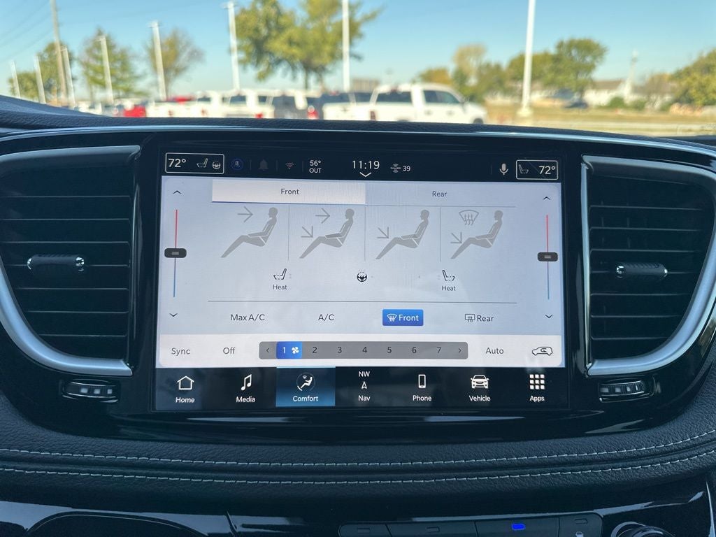 2026 Chrysler Pacifica Select