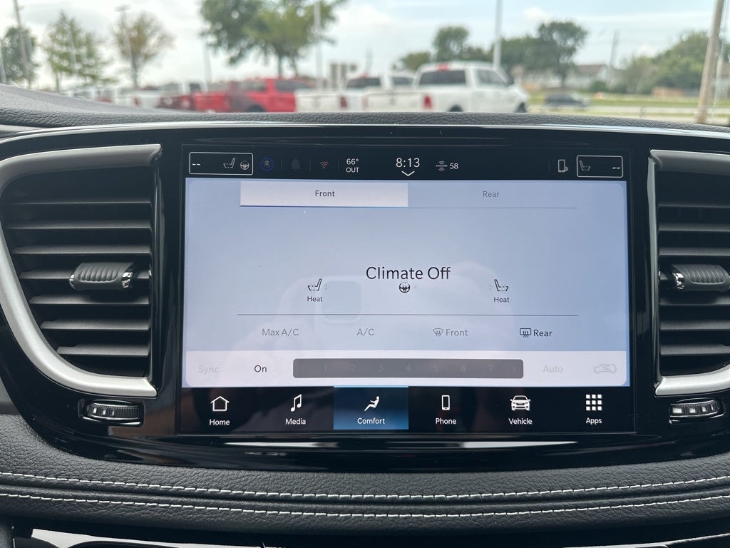 2026 Chrysler Pacifica Select