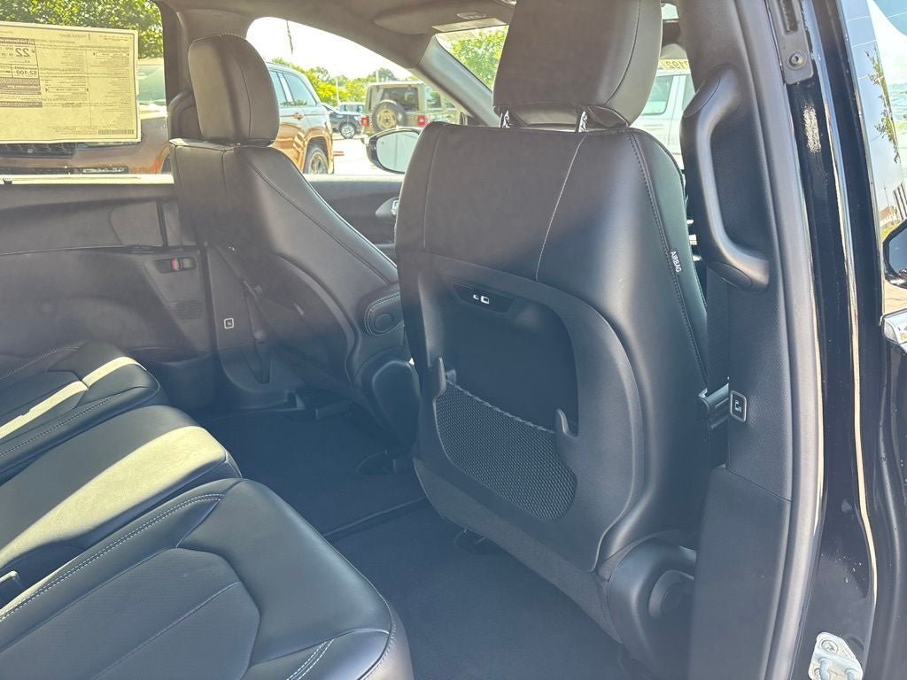 2027 Chrysler Pacifica PACIFICA SELECT
