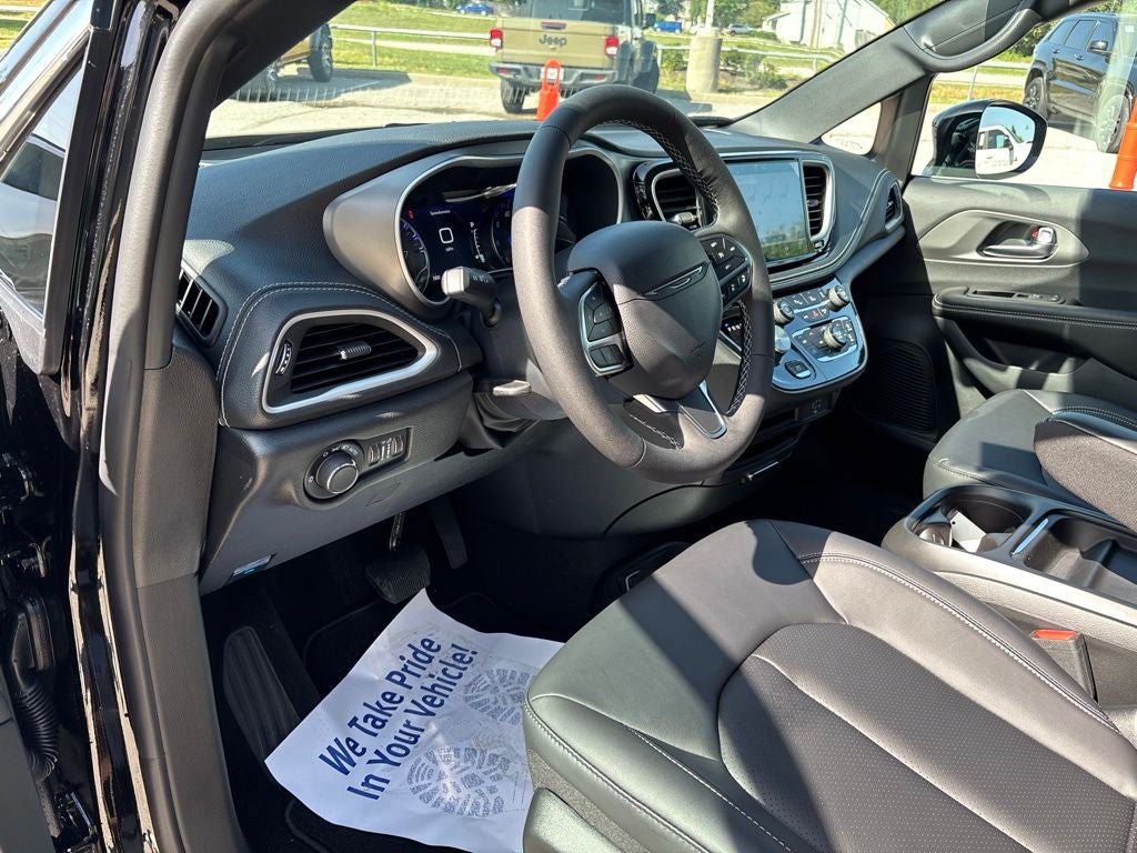 2027 Chrysler Pacifica PACIFICA SELECT
