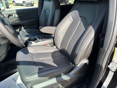 2027 Chrysler Pacifica PACIFICA SELECT