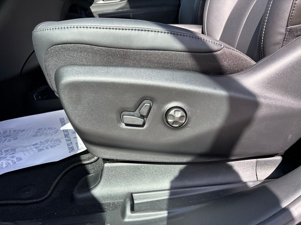 2027 Chrysler Pacifica PACIFICA SELECT