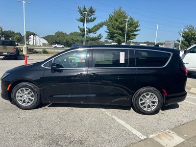 2027 Chrysler Pacifica PACIFICA SELECT