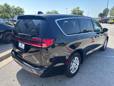 2027 Chrysler Pacifica PACIFICA SELECT