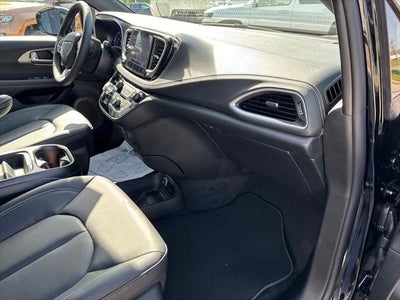 2027 Chrysler Pacifica PACIFICA SELECT