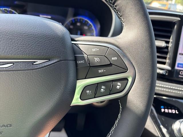2027 Chrysler Pacifica PACIFICA SELECT