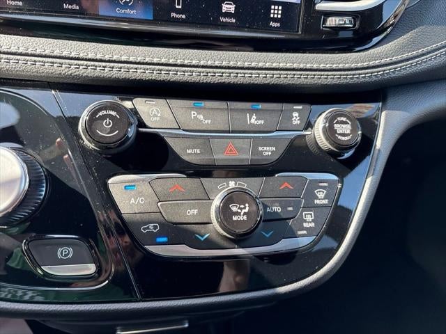 2027 Chrysler Pacifica PACIFICA SELECT