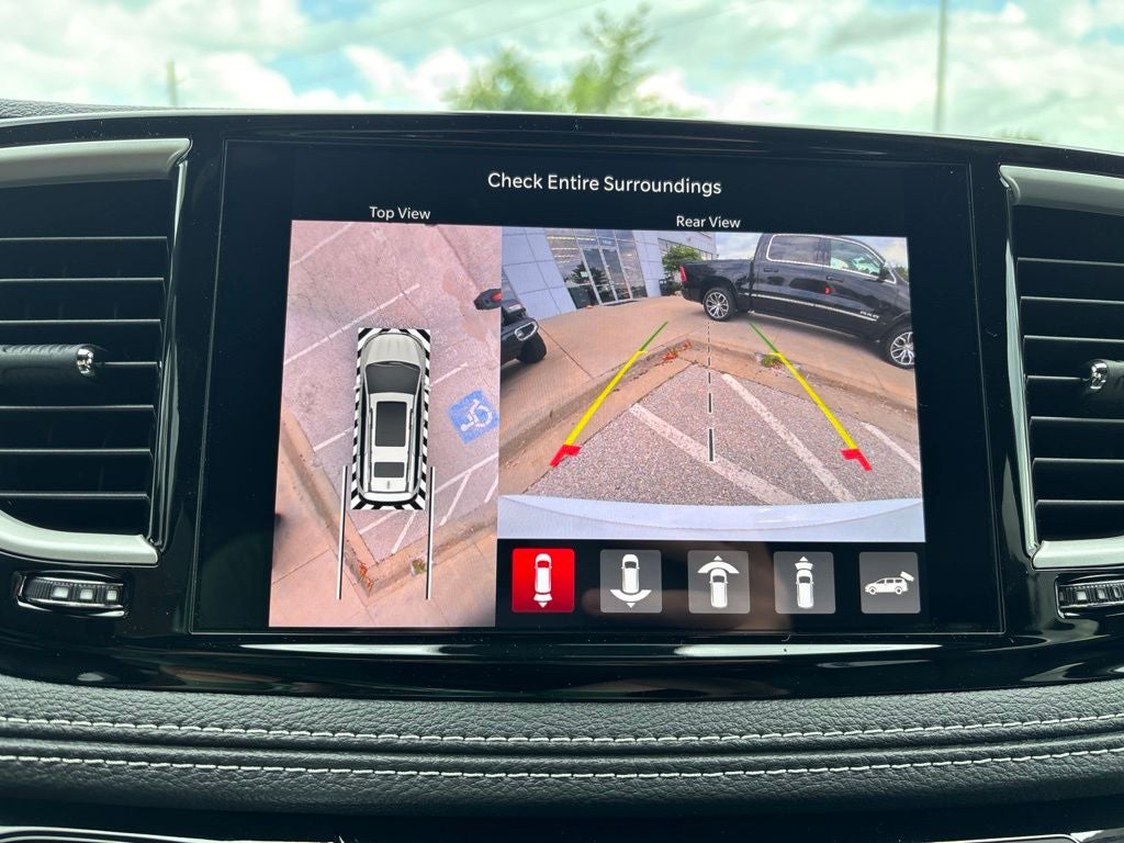 2027 Chrysler Pacifica Select