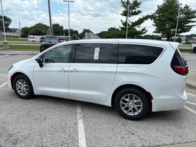 2027 Chrysler Pacifica PACIFICA SELECT