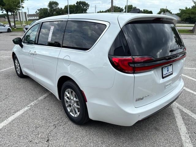 2027 Chrysler Pacifica PACIFICA SELECT