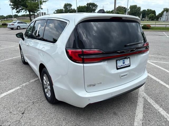 2027 Chrysler Pacifica PACIFICA SELECT