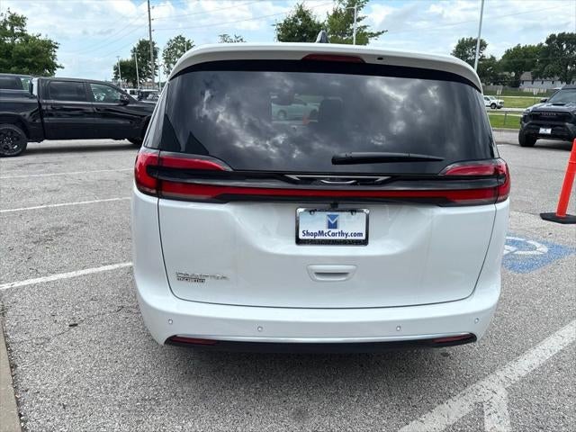 2027 Chrysler Pacifica PACIFICA SELECT